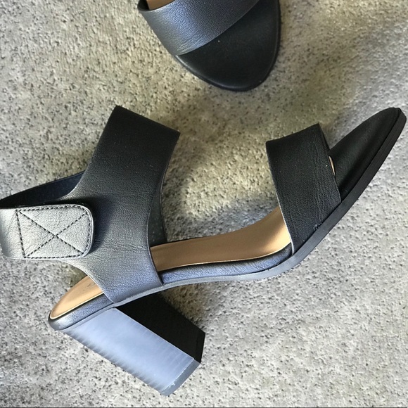 RESTOCK! Soda Black basic Velcro strap HEEL Sandal - Picture 3 of 8